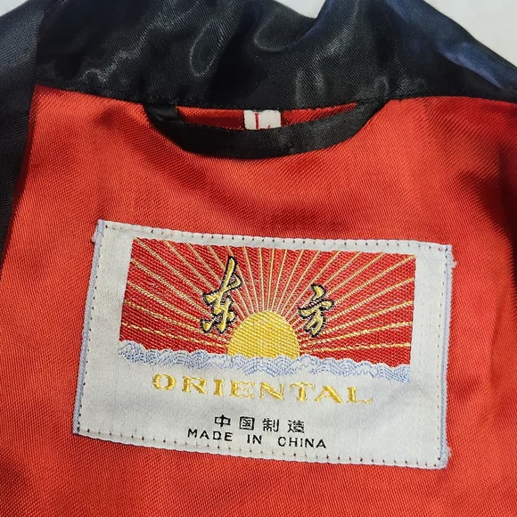 Vintage Oriental Kimono Robe L Red Black Satin Asian Print Lounge Duster Boho - Picture 4 of 9